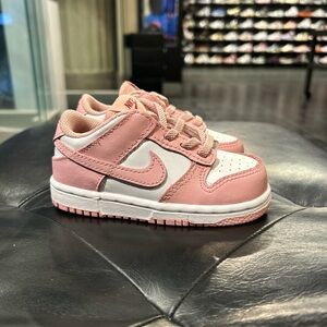 Nike Kids Sneakers in Pink and White